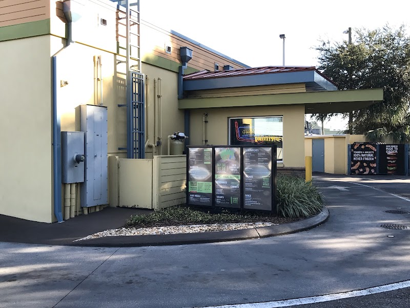 PDQ Tampa - Fresh chicken and atmosphere